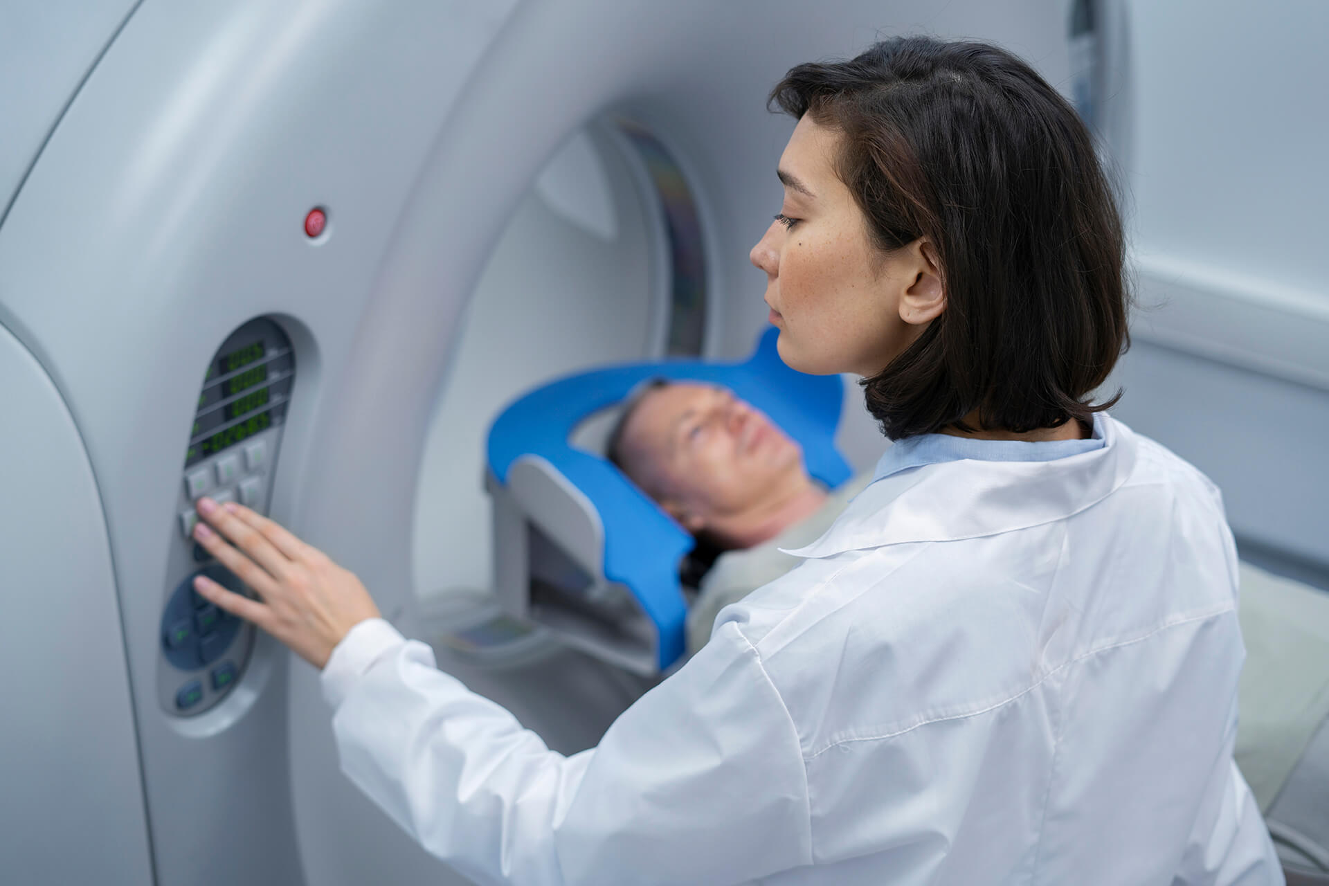doctor-getting-patient-ready-ct-scan