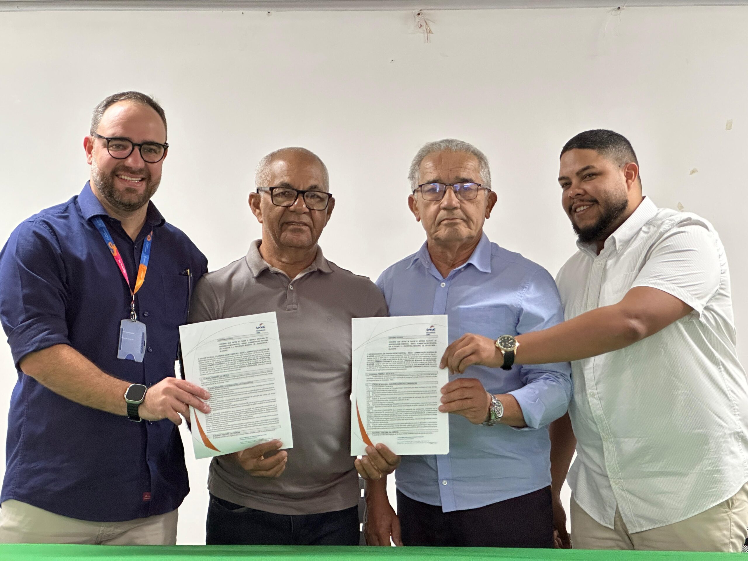 Em Japaratinga, Senac Alagoas forma 80 alunos e firma novo convênio para qualificação profissional
