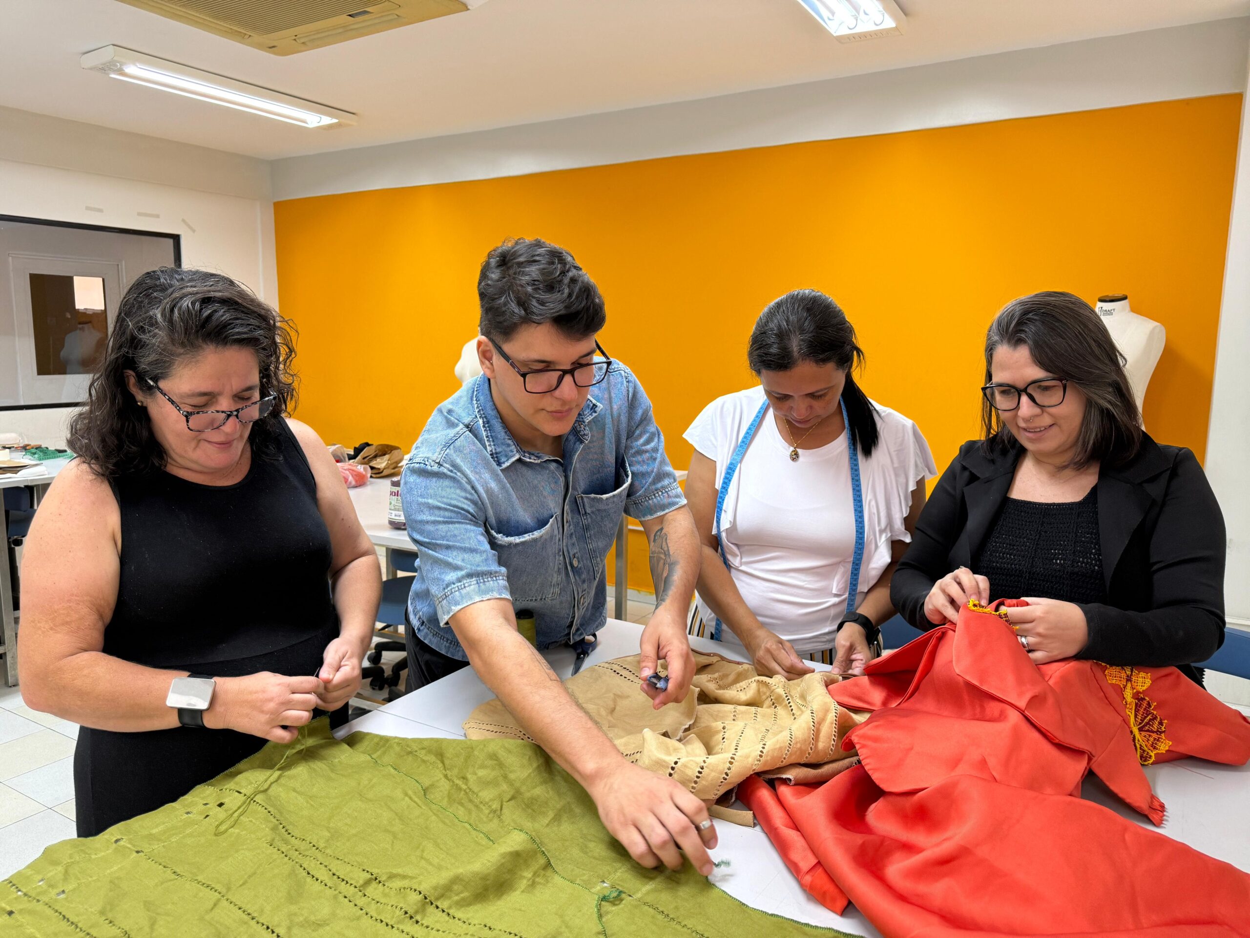 Talento sertanejo: Instrutor do Senac Alagoas é um dos estilistas presentes no Renda-se 2025