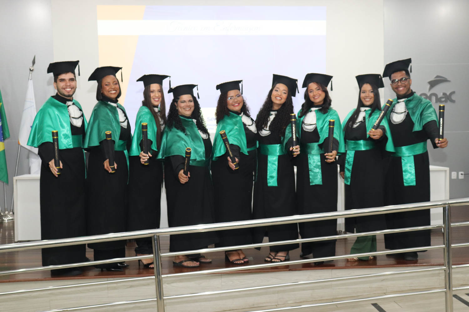 No mercado! Técnicos em Enfermagem comemoram conclusão de curso do Senac Alagoas