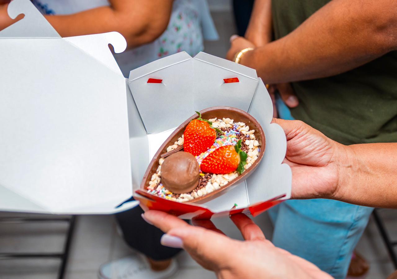 Com oficinas de Ovos de Páscoa, Senac Alagoas leva oportunidades de qualificação e renda a grupos minoritários do interior