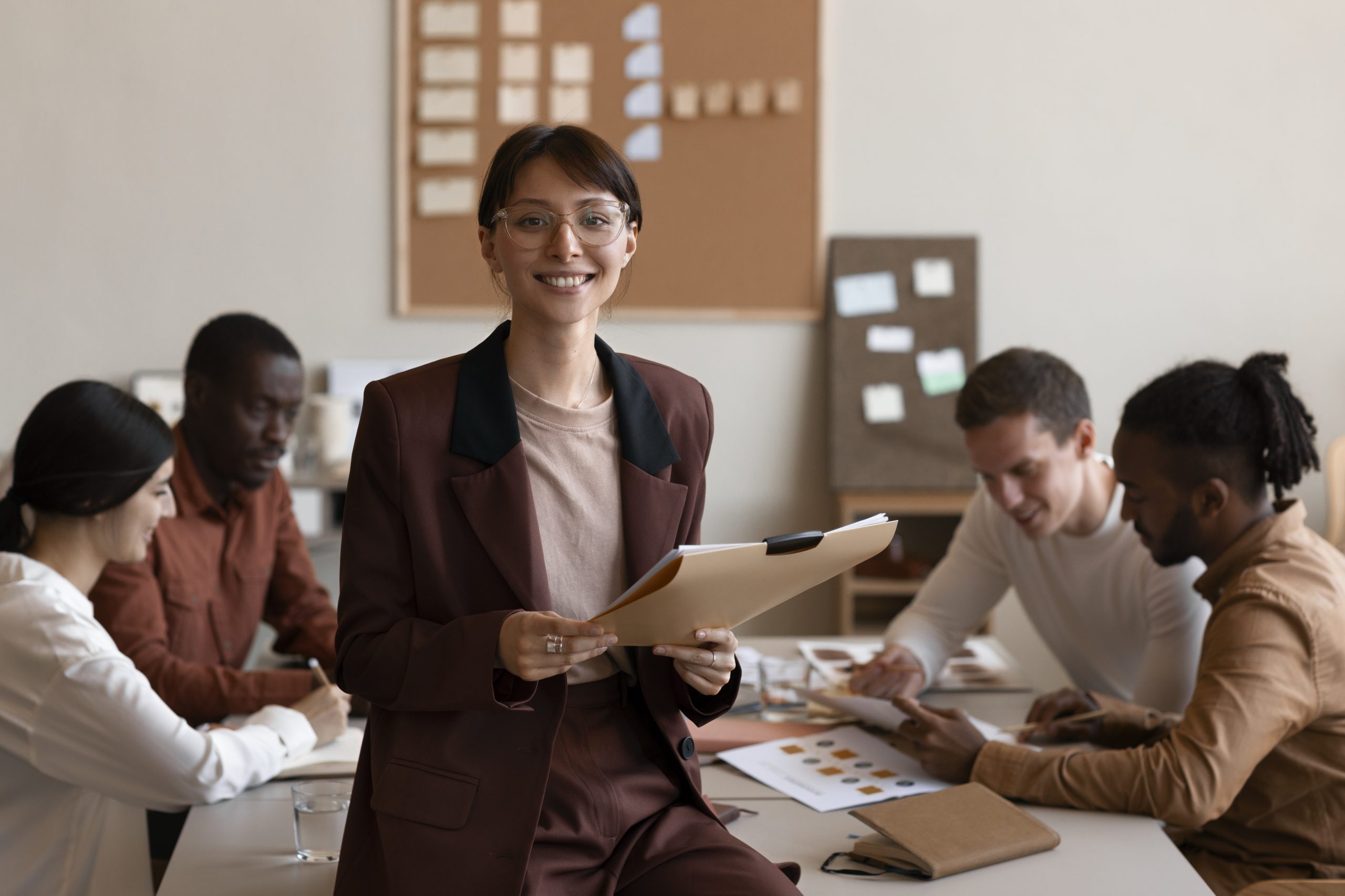 medium-shot-smiley-woman-work