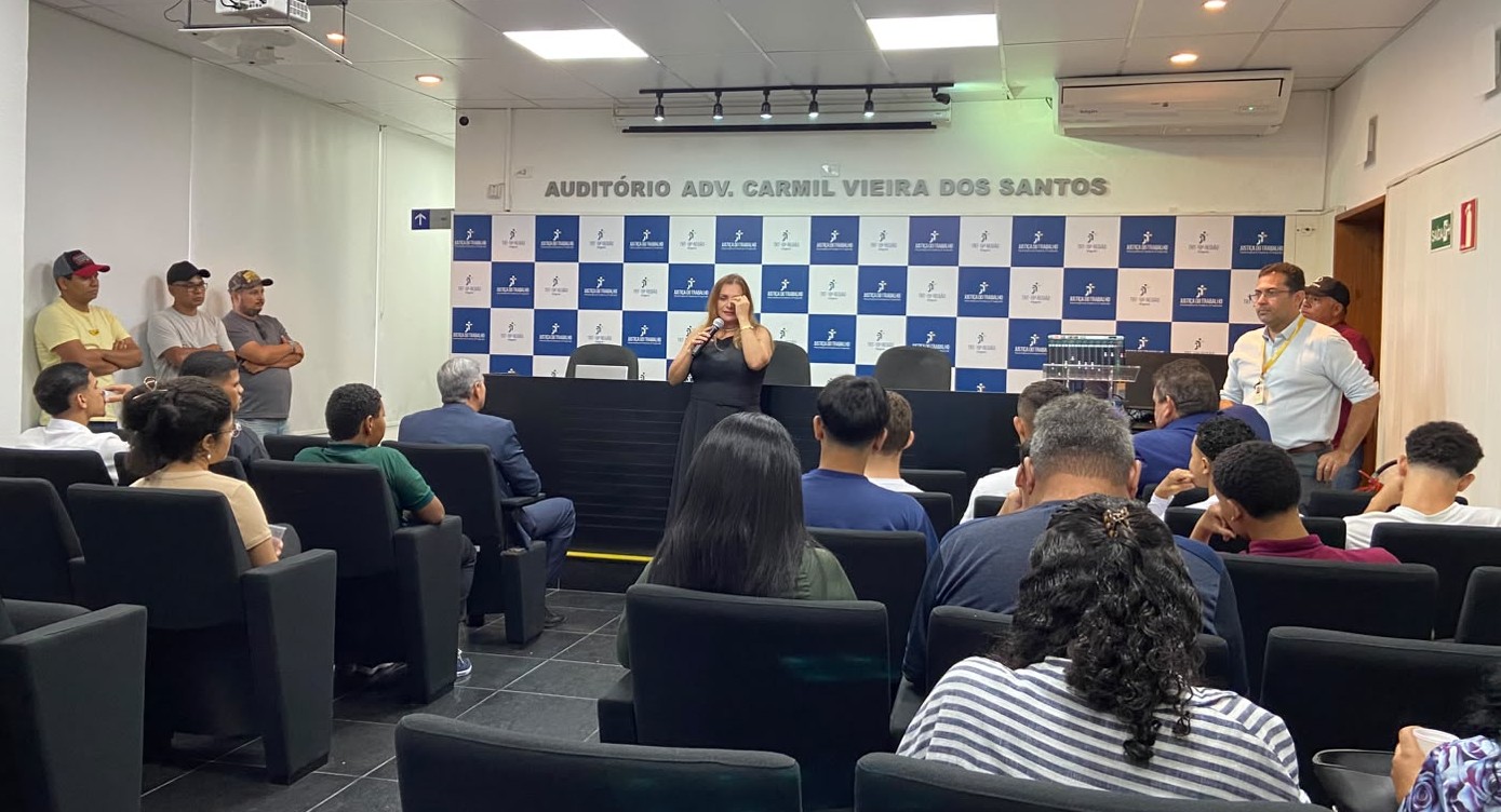Jovens aprendizes da Sumese participam de visita ao Memorial Pontes de Miranda