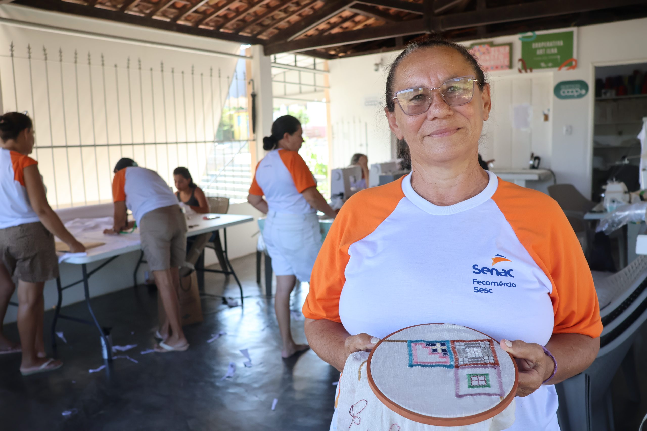 Do bordado à passarela: Senac Alagoas ajuda a transformar tradição centenária da Ilha do Ferro em moda